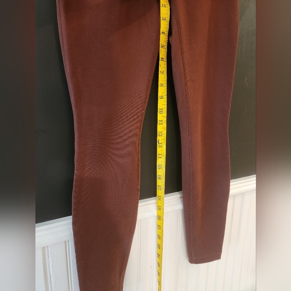 Duluth zipper pocket leggings - Picture 8 of 13
